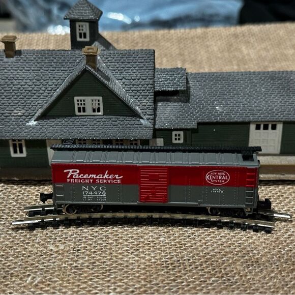 Atlas NScale pacemaker Freight Service Boxcar, 174478 - Picture 1 of 6